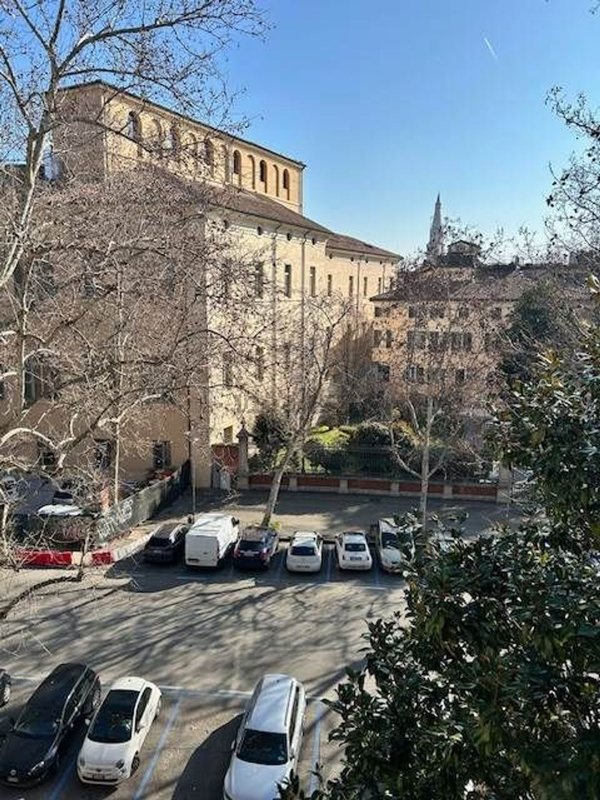 appartamento in affitto a Modena in zona Centro Storico