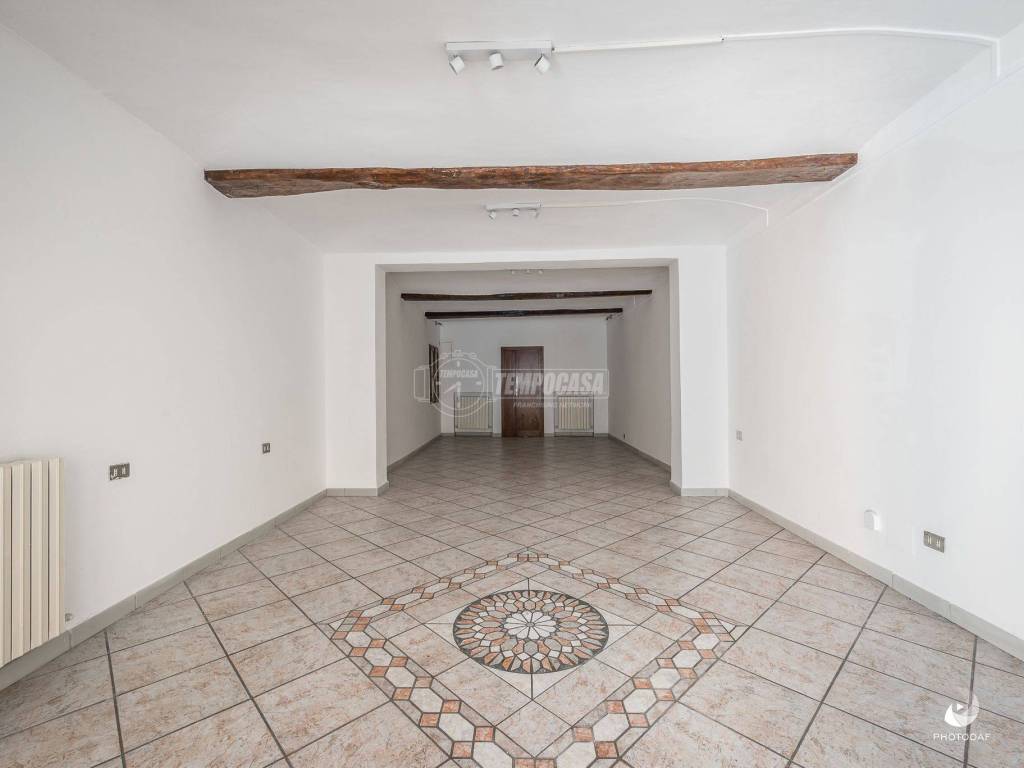 negozio in affitto a Modena in zona Centro Storico