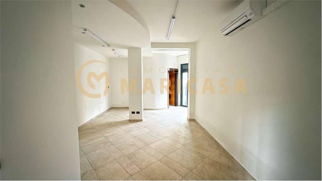 negozio in affitto a Modena