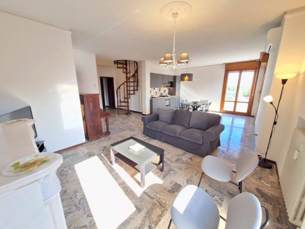 negozio in affitto a Modena in zona Madonnina / Quattro Ville