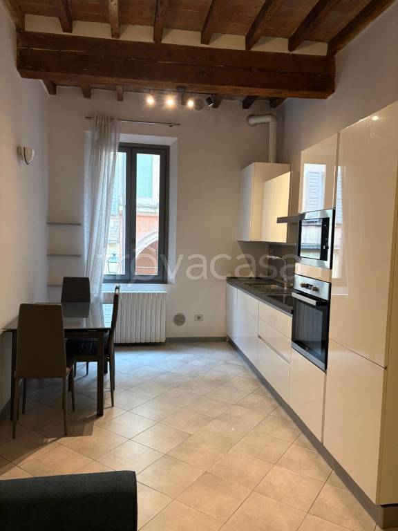 appartamento in affitto a Modena in zona Centro Storico