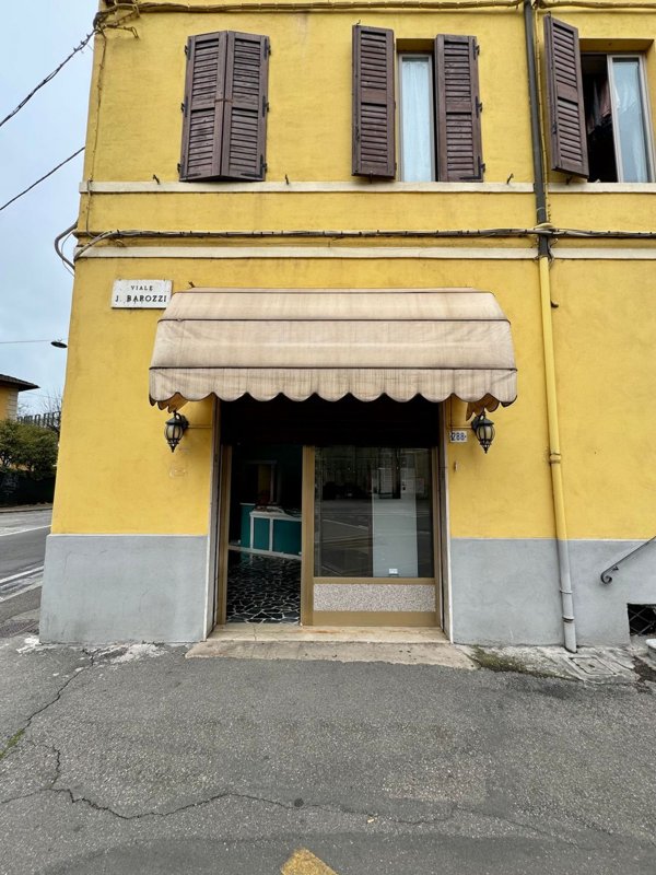 locale commerciale in affitto a Modena in zona San Faustino