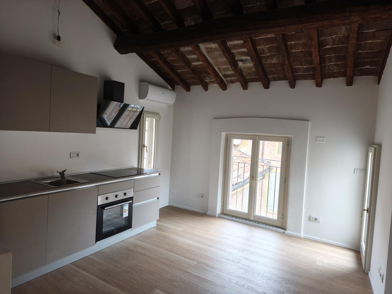 appartamento in affitto a Modena in zona Centro Storico