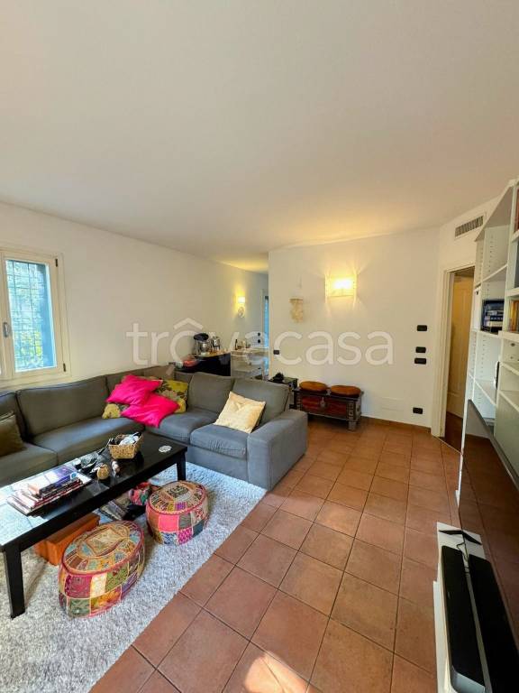 appartamento in affitto a Modena in zona Amendola