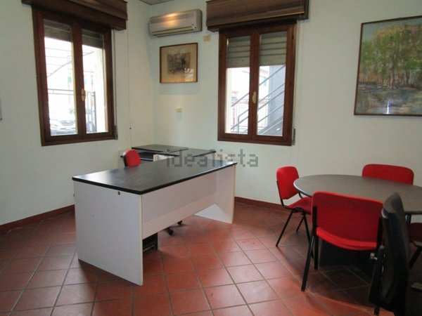ufficio in affitto a Modena in zona Madonnina / Quattro Ville