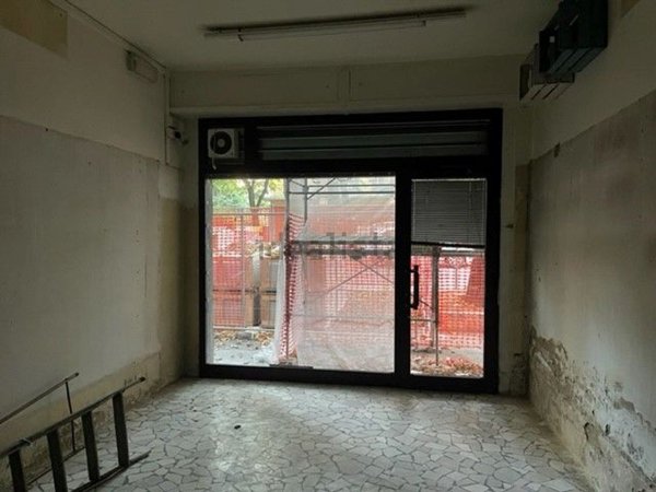 negozio in affitto a Modena in zona Crocetta