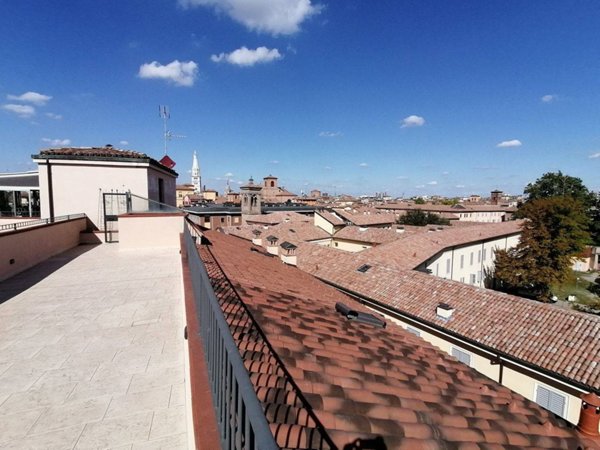 appartamento in affitto a Modena in zona Centro Storico