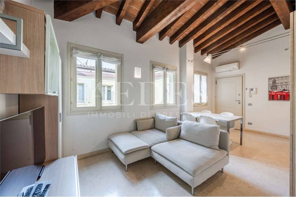 appartamento in affitto a Modena in zona Centro Storico