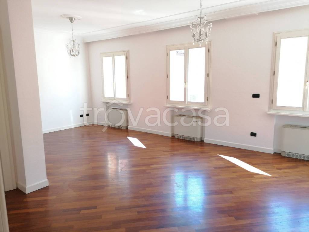 appartamento in affitto a Modena in zona Centro Storico