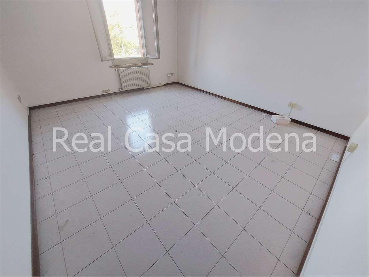 appartamento in affitto a Modena in zona San Faustino