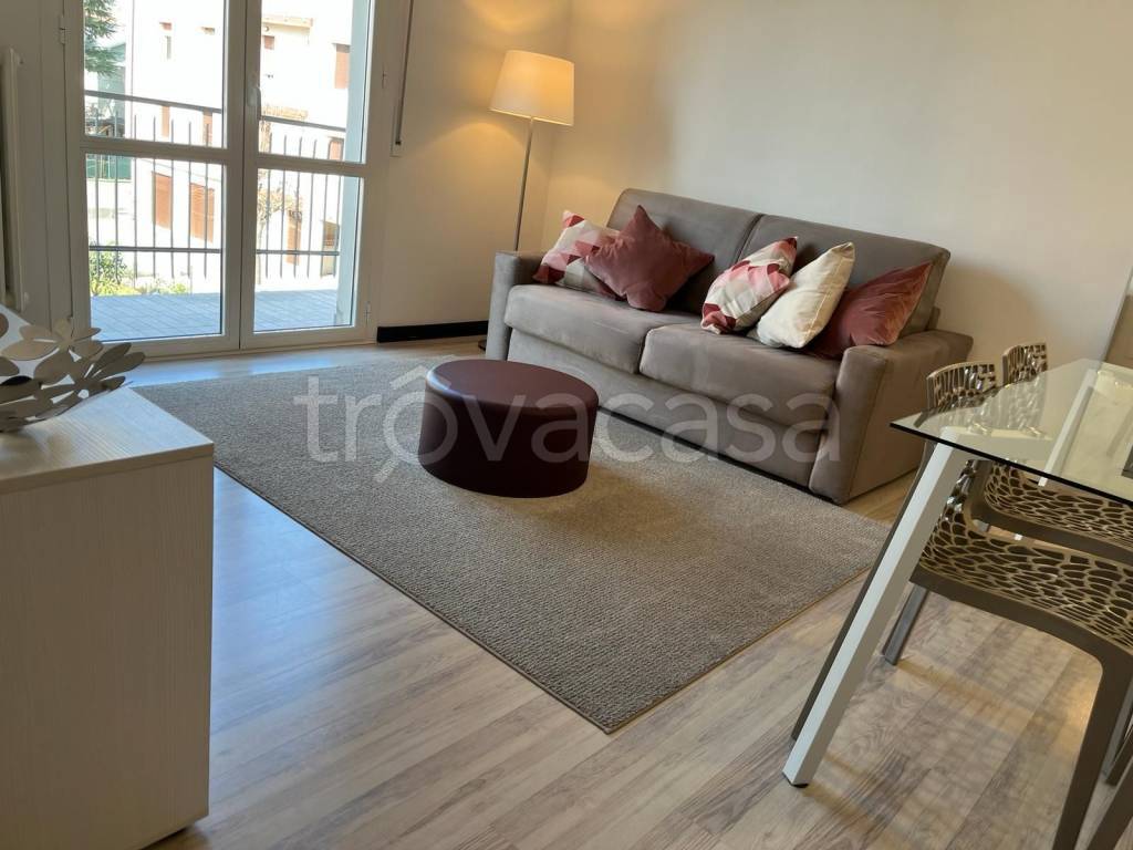 appartamento in affitto a Modena in zona Amendola