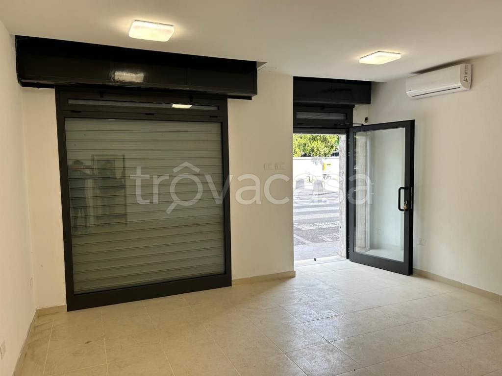 negozio in affitto a Modena in zona San Faustino