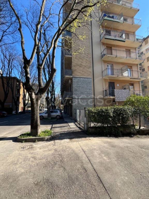 appartamento in vendita a Modena in zona San Lazzaro / Modena Est