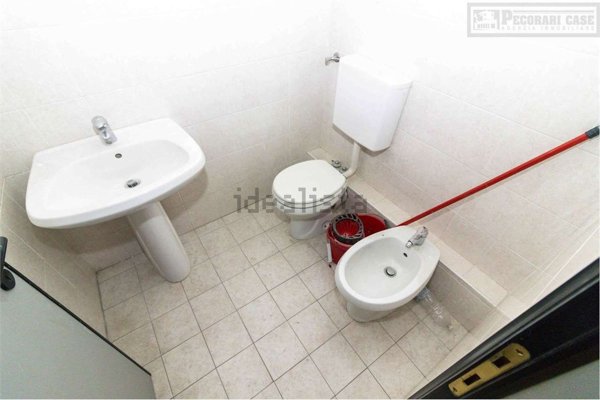 ufficio in affitto a Modena in zona Amendola