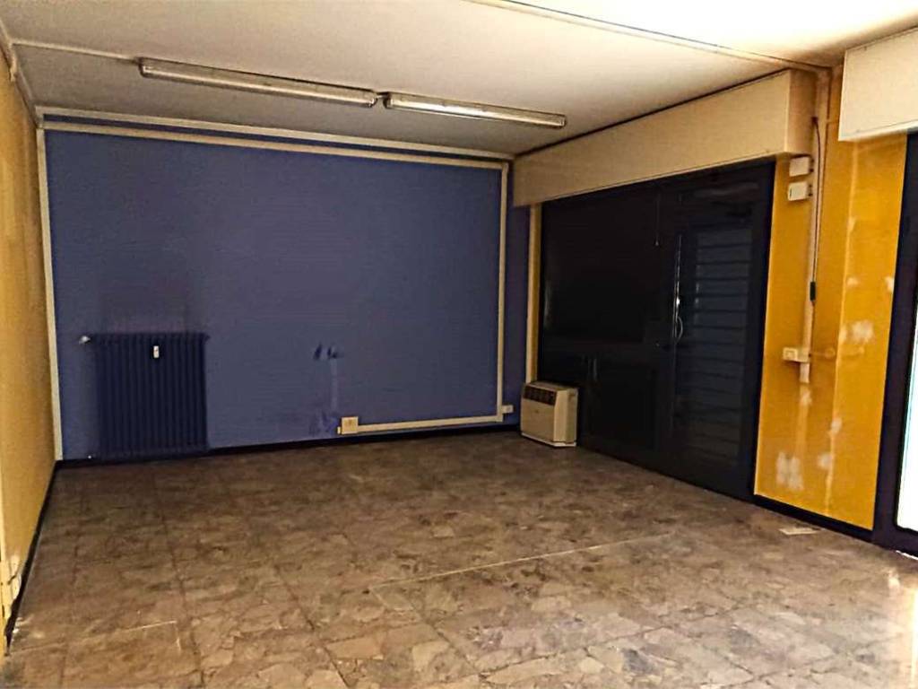 negozio in affitto a Modena in zona Sant'Agnese