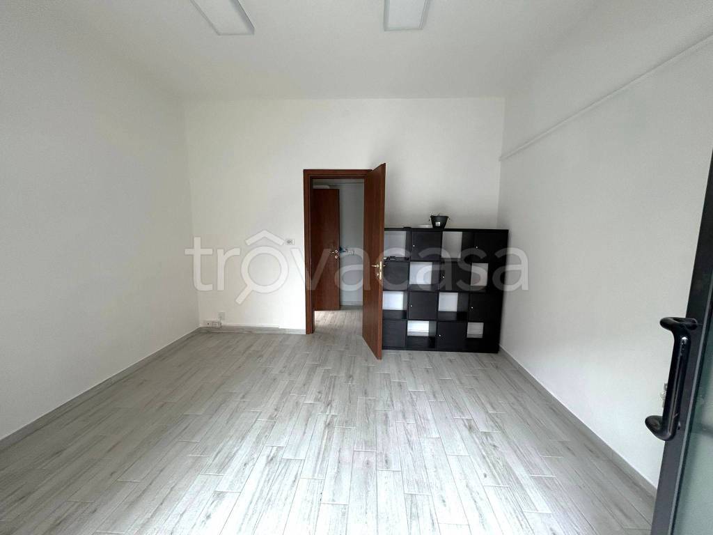 negozio in affitto a Modena in zona San Faustino