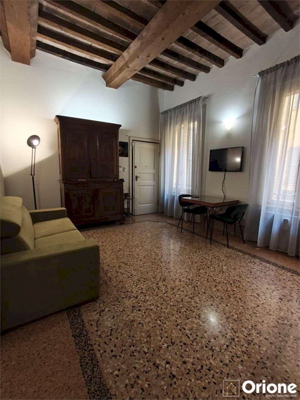 appartamento in affitto a Modena in zona Centro Storico