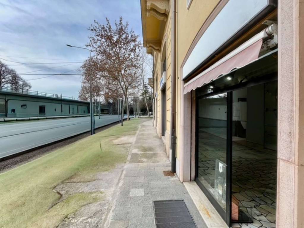negozio in affitto a Modena in zona Centro Storico