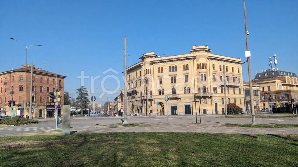 negozio in affitto a Modena in zona Centro Storico