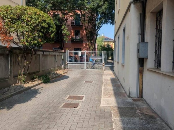 ufficio in affitto a Modena in zona Madonnina / Quattro Ville