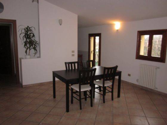 appartamento in affitto a Modena in zona Madonnina / Quattro Ville