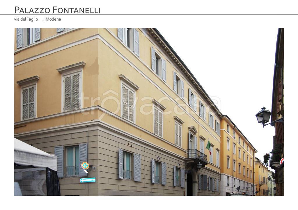 negozio in affitto a Modena in zona Centro Storico