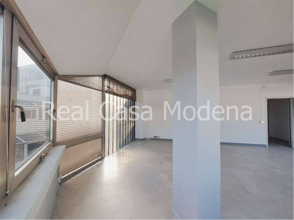 ufficio in affitto a Modena in zona San Faustino