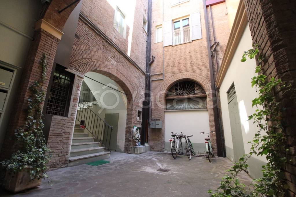 appartamento in affitto a Modena in zona Centro Storico