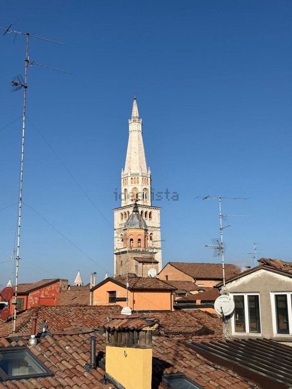 appartamento in affitto a Modena in zona Centro Storico