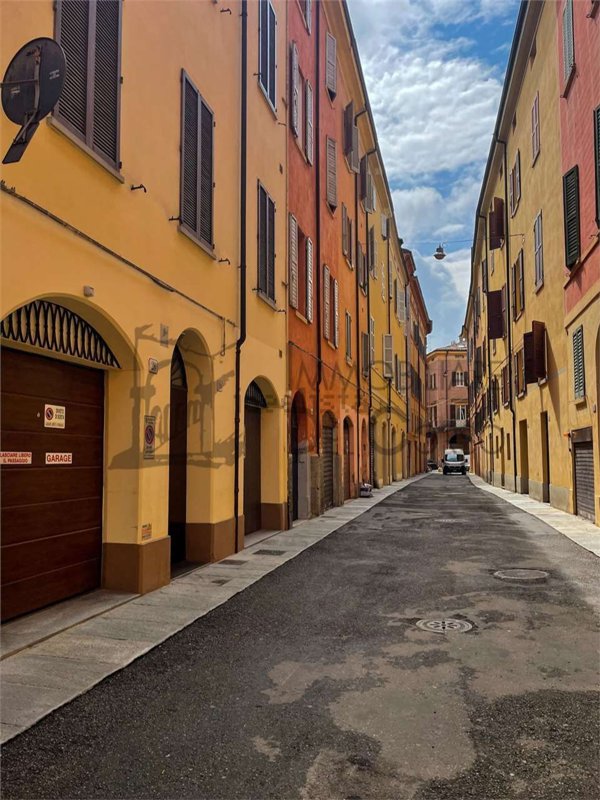 appartamento in affitto a Modena in zona Centro Storico