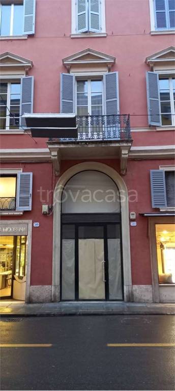 negozio in affitto a Modena in zona Centro Storico