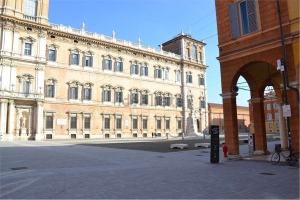 negozio in affitto a Modena in zona Centro Storico