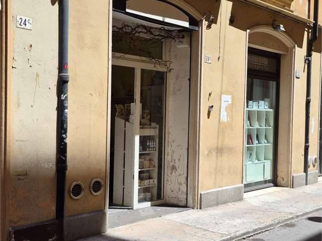 negozio in affitto a Modena in zona Centro Storico