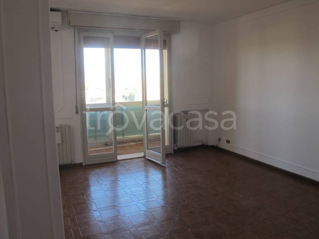 appartamento in affitto a Modena in zona San Faustino