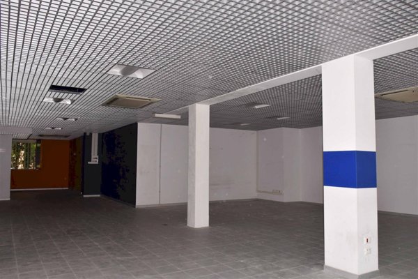 negozio in affitto a Modena in zona Vaciglio