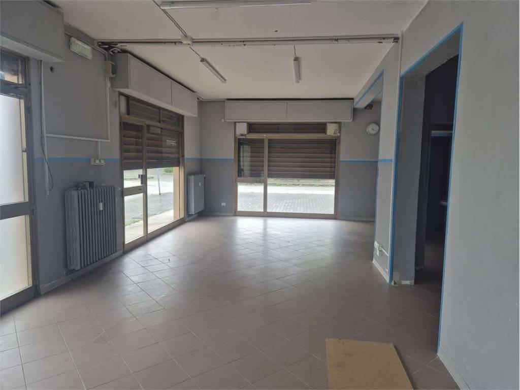 negozio in affitto a Modena in zona San Lazzaro / Modena Est