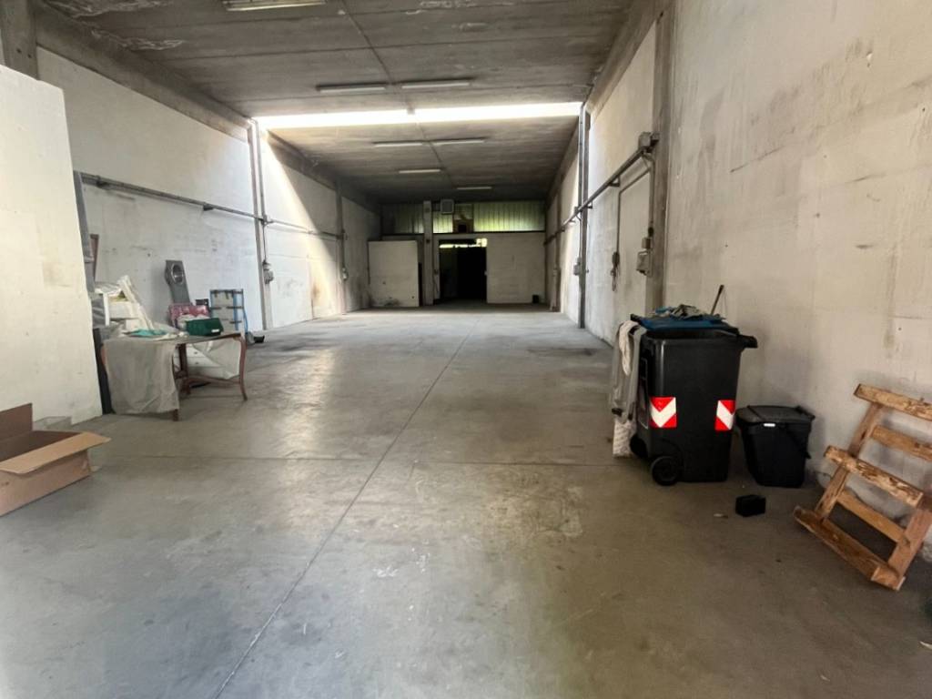 locale commerciale in affitto a Modena in zona San Damaso