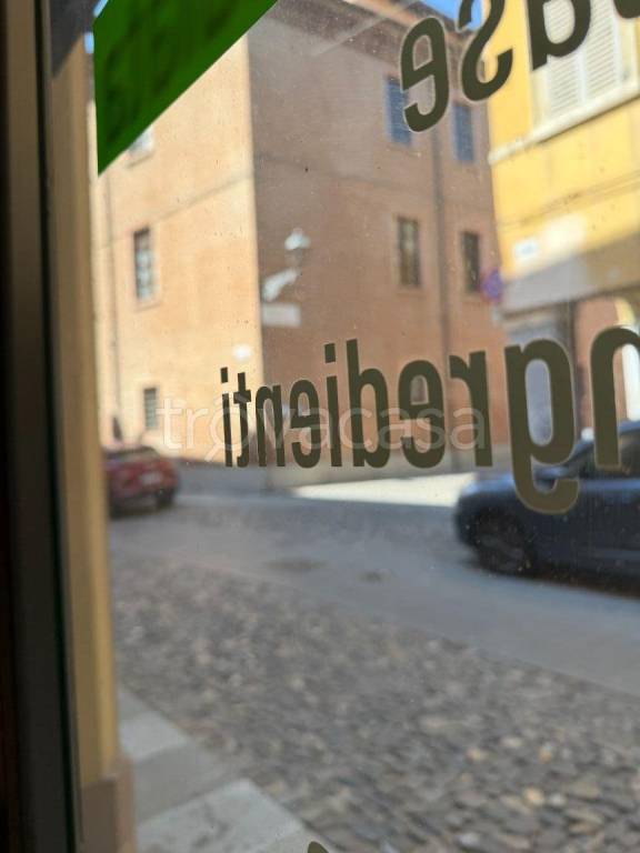 negozio in affitto a Modena in zona Centro Storico
