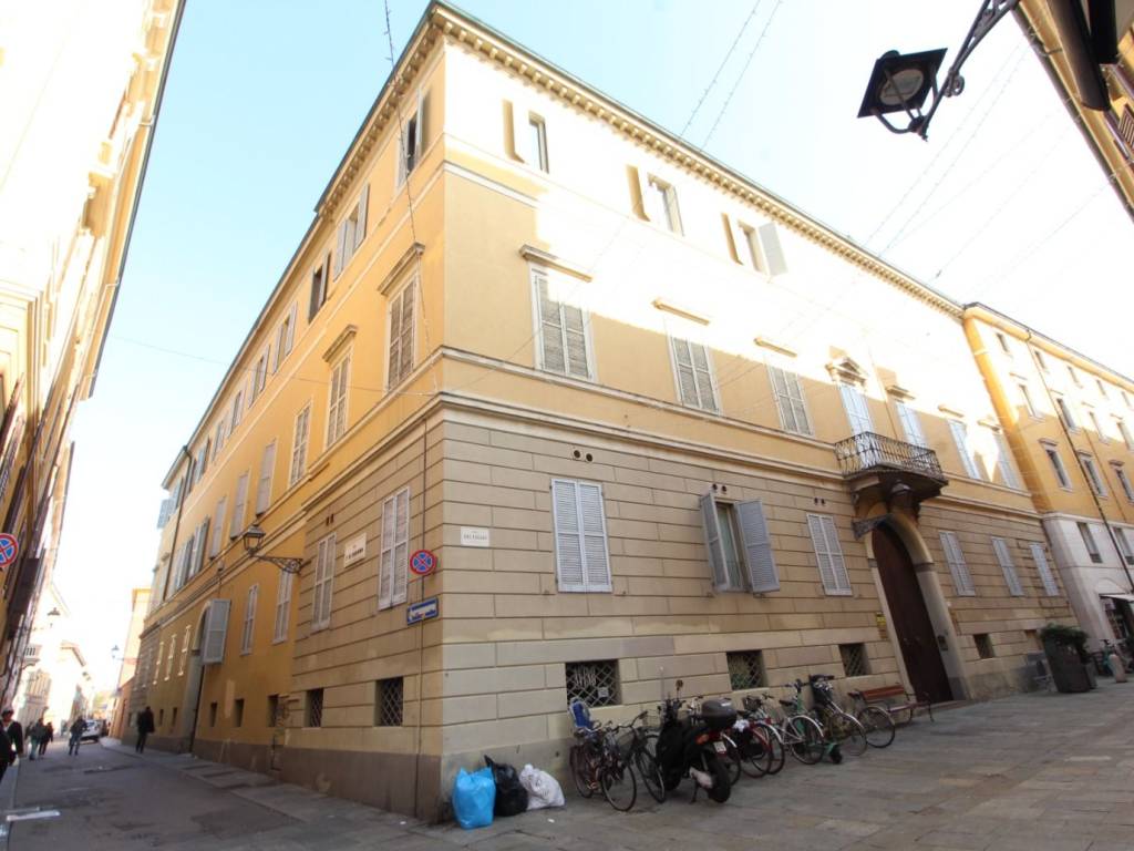 negozio in affitto a Modena in zona Centro Storico