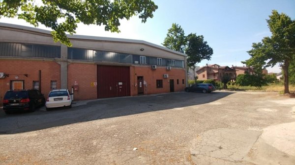 locale commerciale in affitto a Modena in zona San Damaso