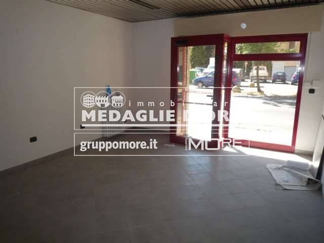 negozio in affitto a Modena in zona Buon Pastore