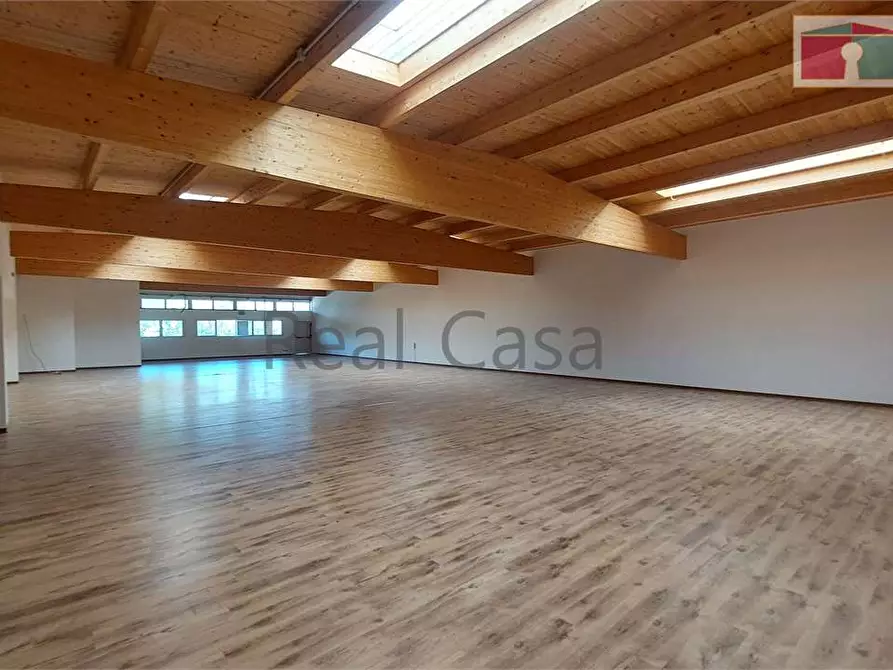 locale commerciale in affitto a Modena in zona Madonnina / Quattro Ville