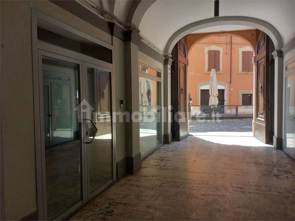 negozio in affitto a Modena in zona Centro Storico