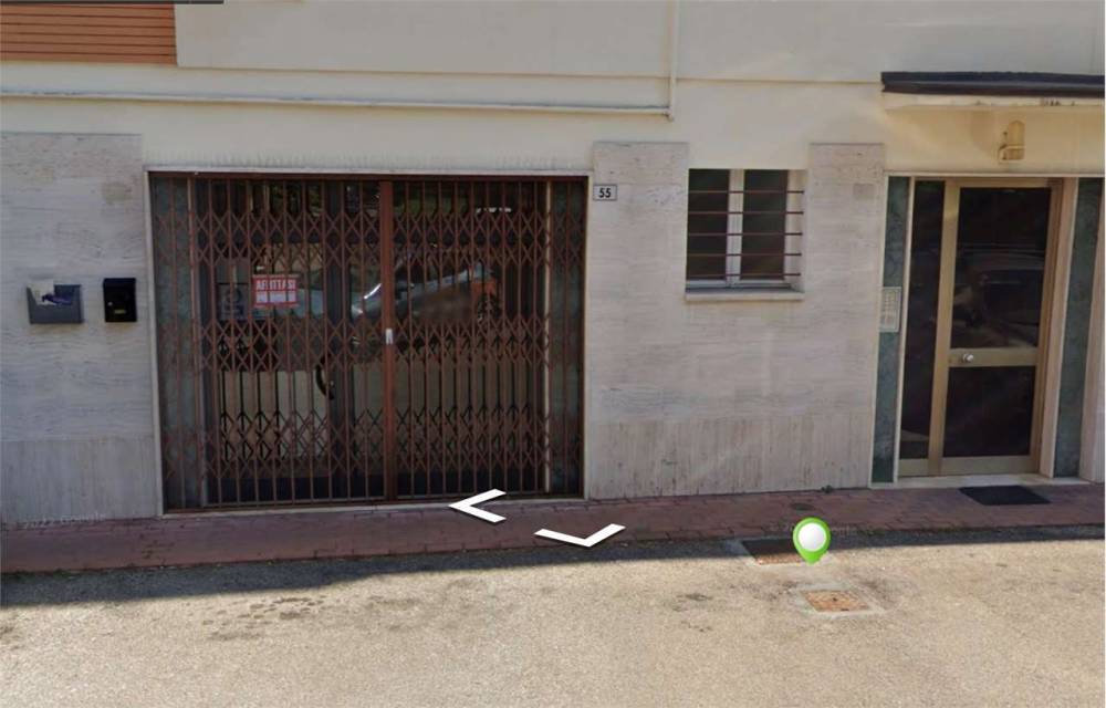 negozio in affitto a Modena