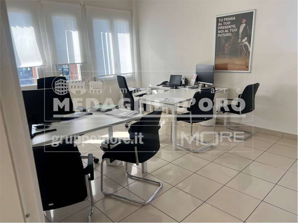 ufficio in affitto a Modena in zona Crocetta