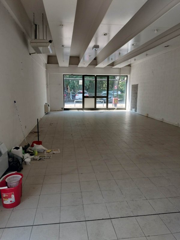 negozio in affitto a Modena in zona Baggiovara