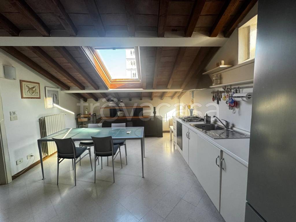 appartamento in affitto a Modena in zona Centro Storico