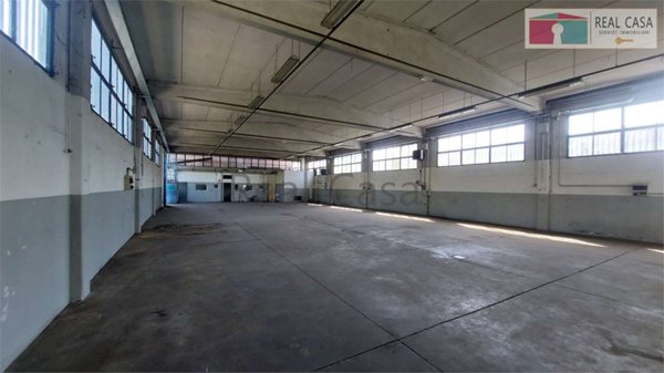 locale commerciale in affitto a Modena in zona Crocetta