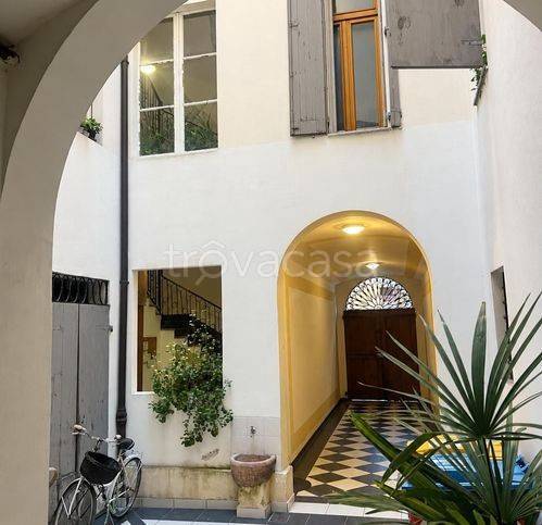 appartamento in affitto a Modena in zona Centro Storico