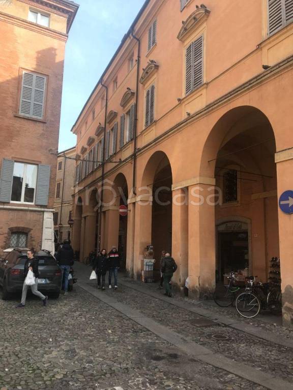 appartamento in affitto a Modena in zona Centro Storico